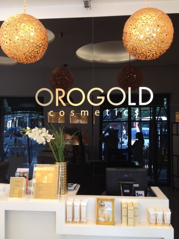 In-store view of OROGOLD Barcelona Location